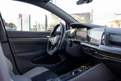 Sell Volkswagen Golf 2021 - 31990 EUR, 149000 km - AUTO.MOTO.pt