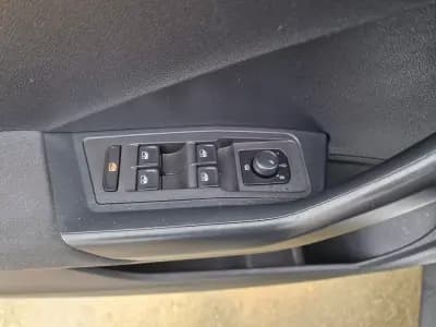 Vendo Volkswagen T-Roc 2019 - 19999 EUR, 115000 km - AUTO.MOTO.pt