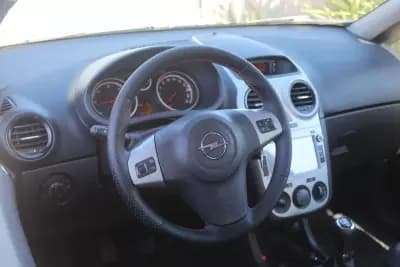 Vendo Opel Corsa 2007 - 5900 EUR, 98000 km - AUTO.MOTO.pt