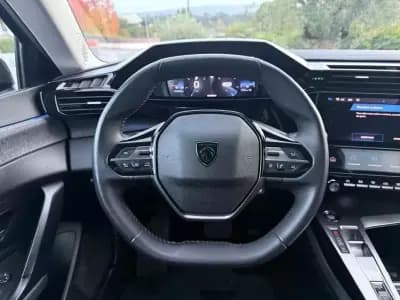 Vendo Peugeot 308 2022 - 21999 EUR, 128000 km - AUTO.MOTO.pt