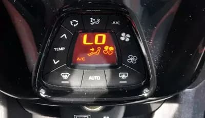 Sell Peugeot 108 2017 - 9600 EUR, 46200 km - AUTO.MOTO.pt