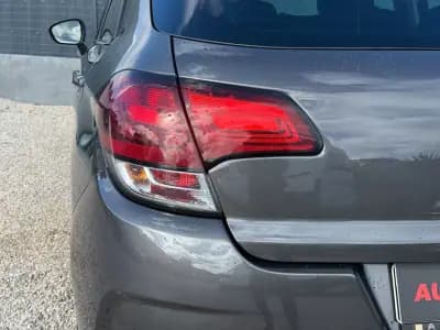 Vendo Citroën C4 2017 - 10900 EUR, 117000 km - AUTO.MOTO.pt