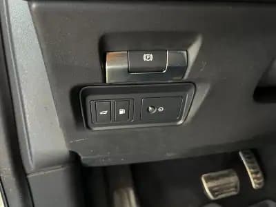 Vendo Land Rover Discovery Sport 2021 - 36600 EUR, 57413 km - AUTO.MOTO.pt