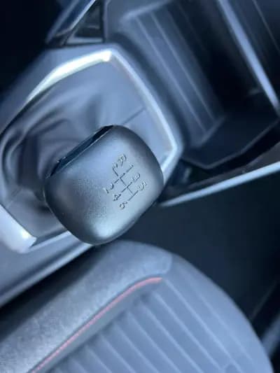 Sell Peugeot 208 2023 - 16250 EUR, 51669 km - AUTO.MOTO.pt