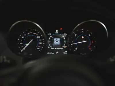 Sell Jaguar F-Pace 2017 - 23990 EUR, 91000 km - AUTO.MOTO.pt