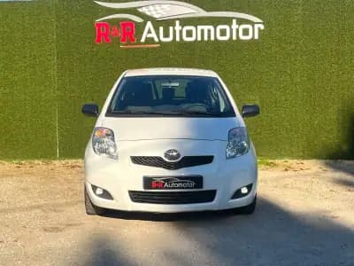 Vendo Toyota Yaris 2011 - 8500 EUR, 150000 km - AUTO.MOTO.pt