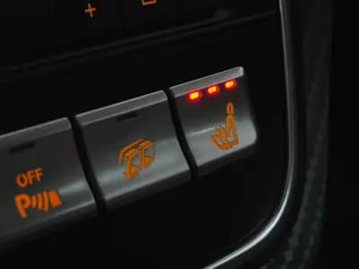 Vendo Mercedes-Benz A 45 AMG 2016 - 30900 EUR, 199130 km - AUTO.MOTO.pt