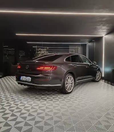 Vendo Volkswagen Arteon 2018 - 19900 EUR, 197000 km - AUTO.MOTO.pt