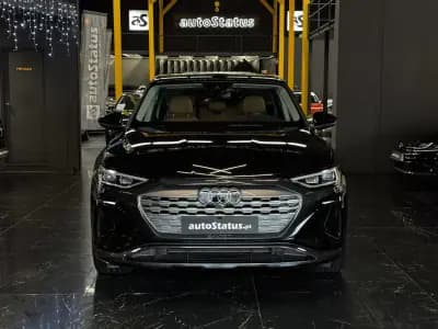 Sell Audi Q8 e-Tron Sportback 2024 - 59990 EUR, 24200 km - AUTO.MOTO.pt