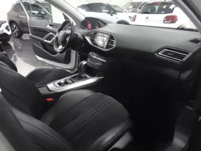 Sell Peugeot 308 2016 - 10900 EUR, 136000 km - AUTO.MOTO.pt