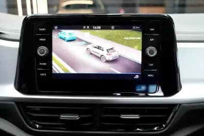 Vendo Volkswagen T-Roc 2023 - 21990 EUR, 70000 km - AUTO.MOTO.pt