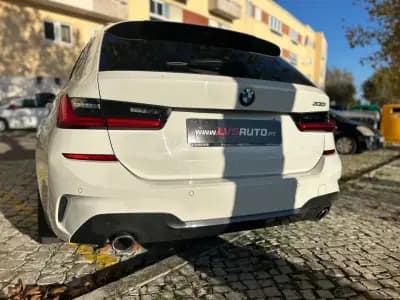 Vendo BMW 330 2019 - 30000 EUR, 210000 km - AUTO.MOTO.pt