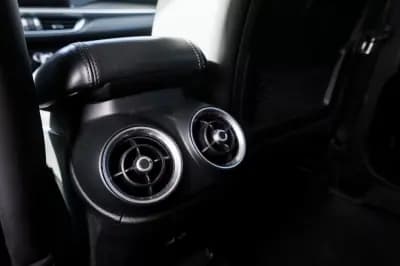 Vendo Alfa Romeo Stelvio 2017 - 29400 EUR, 139000 km - AUTO.MOTO.pt