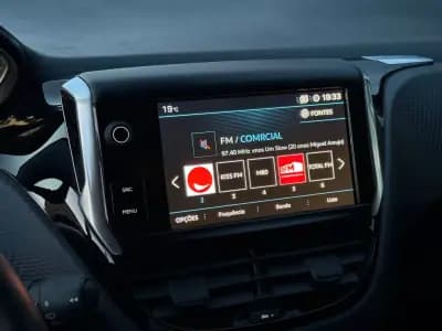 Vendo Peugeot 2008 2019 - 13250 EUR, 90000 km - AUTO.MOTO.pt