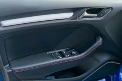 Sell Audi S3 Limousine 2017 - 34990 EUR, 139000 km - AUTO.MOTO.pt