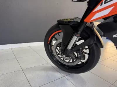 Sell KTM Duke 990 R 2022 - 4800 EUR, 46125 km - AUTO.MOTO.pt