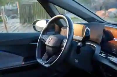 Sell Cupra Born 2022 - 23900 EUR, 61000 km - AUTO.MOTO.pt