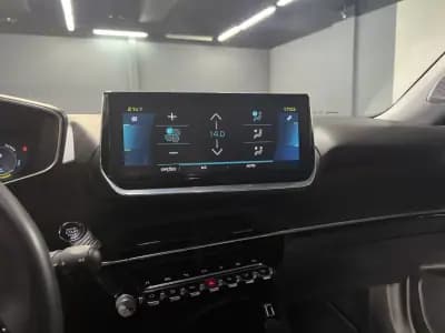 Sell Peugeot e-2008 2020 - 18990 EUR, 50000 km - AUTO.MOTO.pt