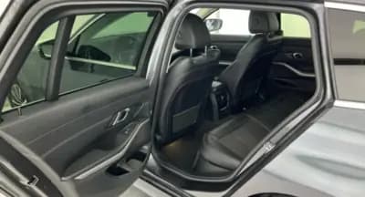 Vendo BMW 320 2019 - 26490 EUR, 116000 km - AUTO.MOTO.pt