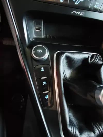 Vendo Ford Focus 2015 - 20500 EUR, 125550 km - AUTO.MOTO.pt