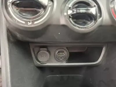 Sell Peugeot 208 2017 - 8900 EUR, 191000 km - AUTO.MOTO.pt