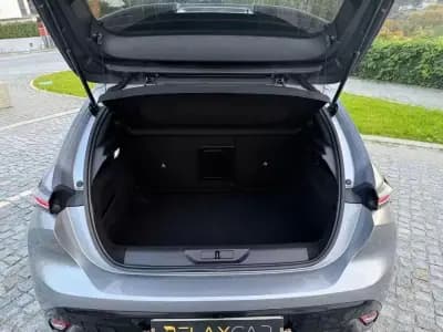 Vendo Peugeot 308 2022 - 21999 EUR, 128000 km - AUTO.MOTO.pt