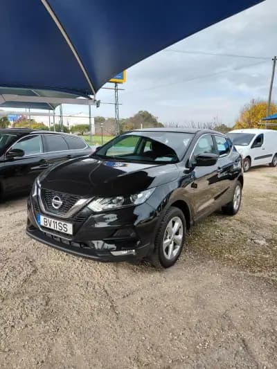Vendo Nissan Qashqai 2019 - 19900 EUR, 129702 km - AUTO.MOTO.pt