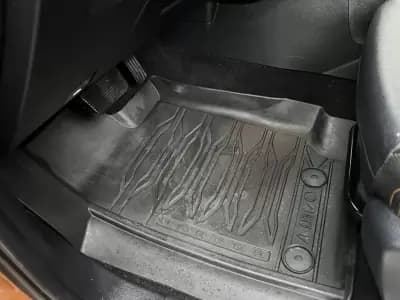 Vendo Ford Ranger 2021 - 35900 EUR, 180000 km - AUTO.MOTO.pt