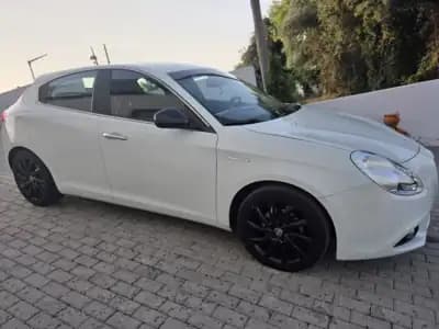 Sell Alfa Romeo Giulietta 2015 - 13500 EUR, 148000 km - AUTO.MOTO.pt