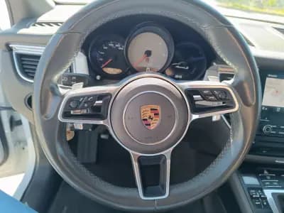 Vendo Porsche Macan 2016 - 47500 EUR, 155000 km - AUTO.MOTO.pt