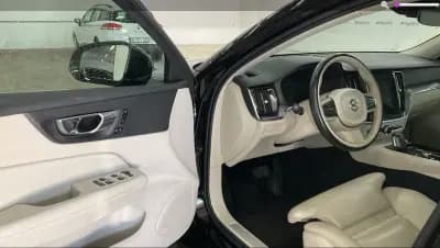 Sell Volvo V60 2020 - 27500 EUR, 130700 km - AUTO.MOTO.pt