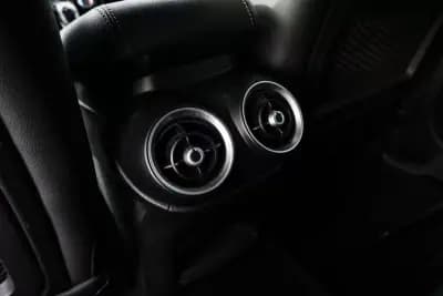 Vendo Alfa Romeo Stelvio 2019 - 29400 EUR, 89000 km - AUTO.MOTO.pt