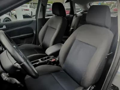 Vendo Ford Focus 2007 - 6950 EUR, 158684 km - AUTO.MOTO.pt