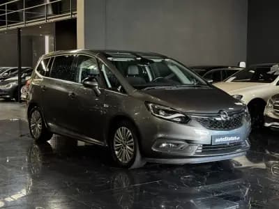 Vendo Opel Zafira 2017 - 14990 EUR, 131900 km - AUTO.MOTO.pt