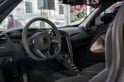 Vendo McLaren 720 2019 - 275000 EUR, 17500 km - AUTO.MOTO.pt