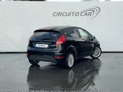 Sell Ford Fiesta 2011 - 7500 EUR, 91446 km - AUTO.MOTO.pt