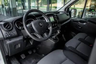 Vendo Renault Trafic 2020 - 30990 EUR, 126359 km - AUTO.MOTO.pt