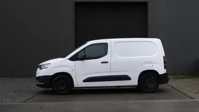 Sell Toyota Proace iva dedutivel 2021 - 13500 EUR, 125000 km - AUTO.MOTO.pt