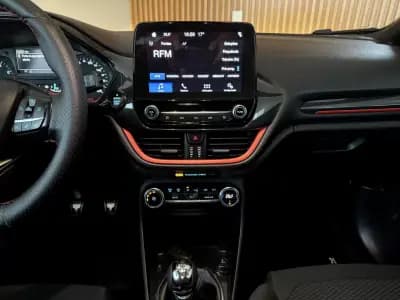 Vendo Ford Fiesta 2018 - 12500 EUR, 146800 km - AUTO.MOTO.pt