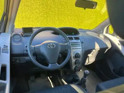 Vendo Toyota Yaris 2011 - 8500 EUR, 150000 km - AUTO.MOTO.pt