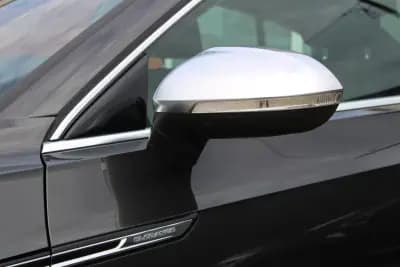 Vendo Volkswagen Arteon 2021 - 25990 EUR, 155000 km - AUTO.MOTO.pt