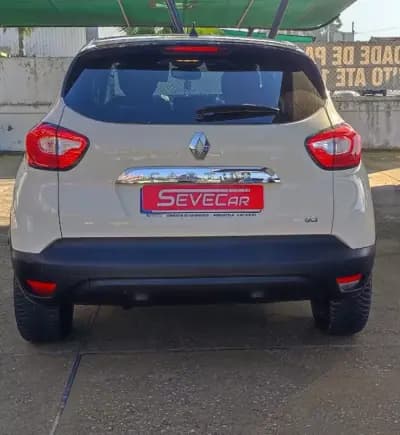 Vendo Renault Captur 2013 - 11990 EUR, 180000 km - AUTO.MOTO.pt
