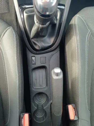 Sell Renault Clio 2017 - 10900 EUR, 135702 km - AUTO.MOTO.pt