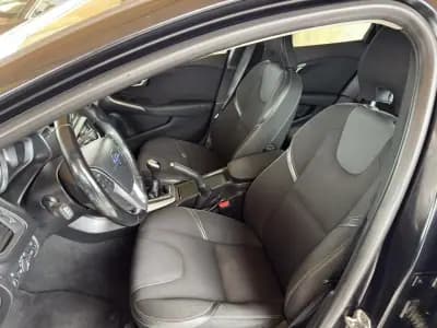 Sell Volvo V40 2014 - 10950 EUR, 203325 km - AUTO.MOTO.pt