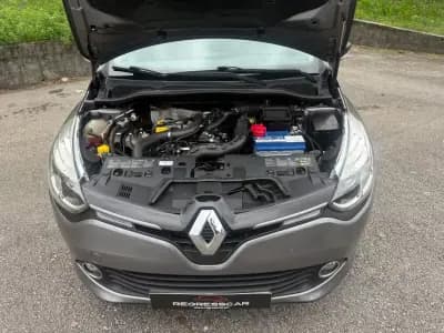 Vendo Renault Clio Sport Tourer 2014 - 7890 EUR, 179000 km - AUTO.MOTO.pt