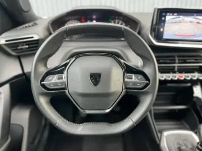 Sell Peugeot 2008 2024 - 21000 EUR, 31894 km - AUTO.MOTO.pt