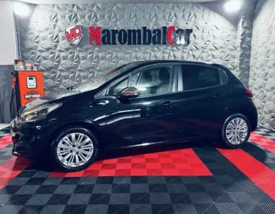 Vendo Peugeot 208 2017 - 8990 EUR, 100342 km - AUTO.MOTO.pt