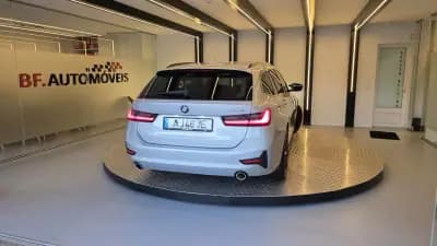 Vendo BMW 330 2021 - 22500 EUR, 213862 km - AUTO.MOTO.pt