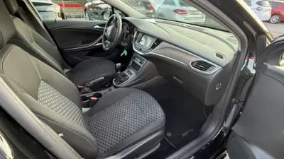 Vendo Opel Astra Sports Tourer 2021 - 11640 EUR, 149717 km - AUTO.MOTO.pt