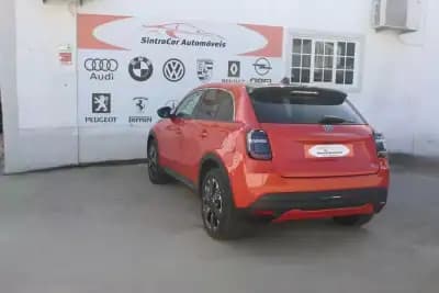 Vendo Fiat 600e 2023 - 29980 EUR, 7039 km - AUTO.MOTO.pt